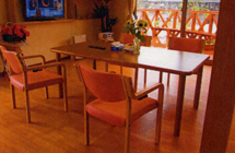 イメージ：テーブル・椅子（食堂）